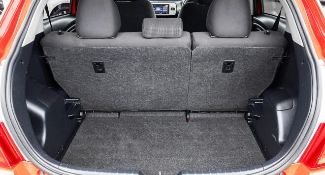 2015 Toyota Vitz F spec, Reverse camera, Push Start image 313104