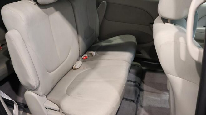 2012 Mazda Biante 20C 8 Seater! image 311491