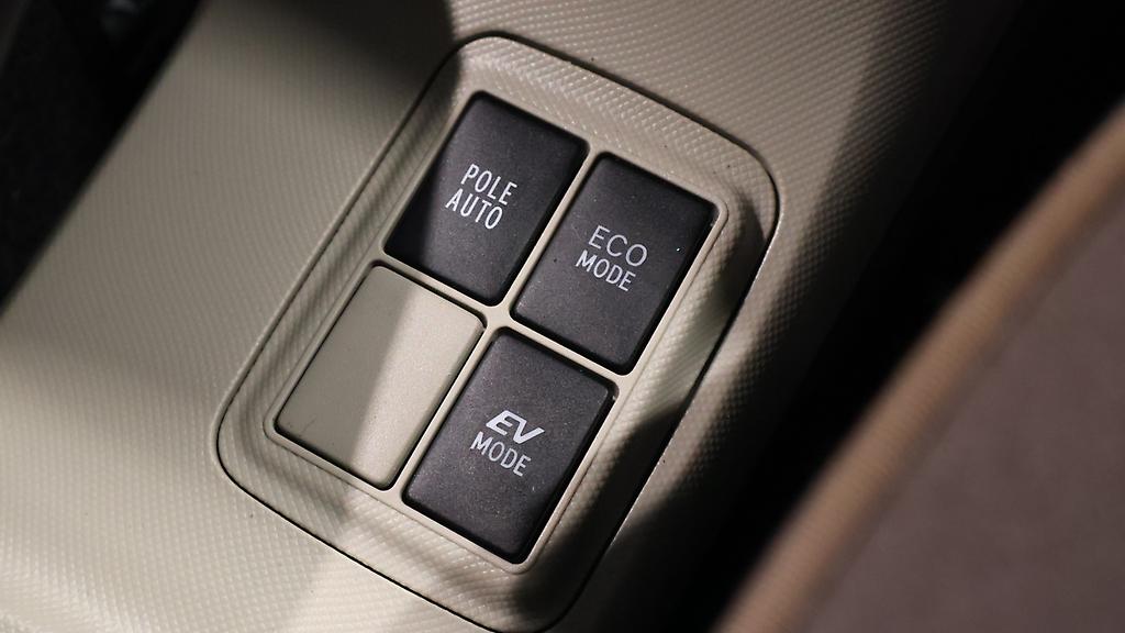 2012 Toyota Aqua G Model, Push Start Low Kms image 311599