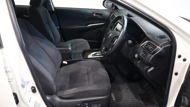 2012 Toyota Camry Hybrid G-Package image 311859