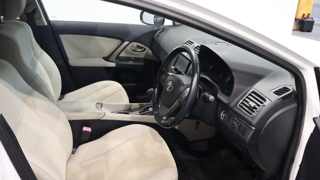 2012 Toyota Avensis Wagon Li image 311816