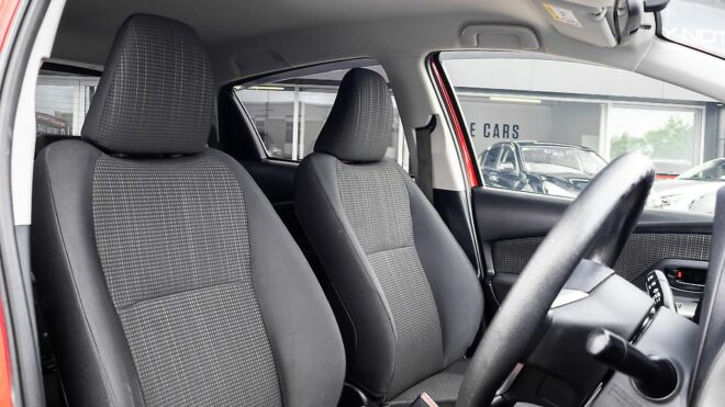 2015 Toyota Vitz F spec, Reverse camera, Push Start image 313094