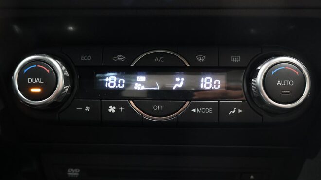 2014 Mazda Axela Hybrid image 310486