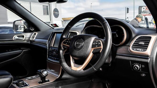 2015 Jeep Grand Cherokee LIMITED 3.6P 4WD 8A/SW NZ NEW image 310759