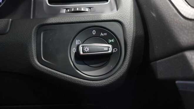 2016 Volkswagen Golf TSI ALLTRACK, NZ Radio image 310024