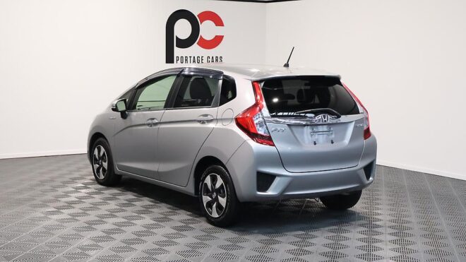 2016 Honda Fit F Package Reverse Camera – Steering Wheel Controls image 312232