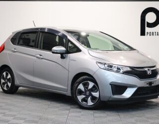 2016 Honda Fit F Package Reverse Camera – Steering Wheel Controls image 312228