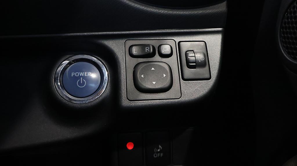 2014 Toyota Aqua Push Button Start image 319116