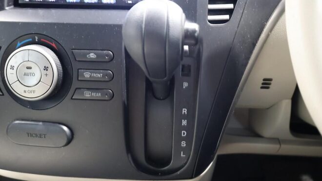 2012 Mazda Biante 20C 8 Seater! image 311499