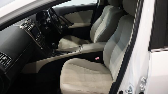 2012 Toyota Avensis Wagon Li image 311817