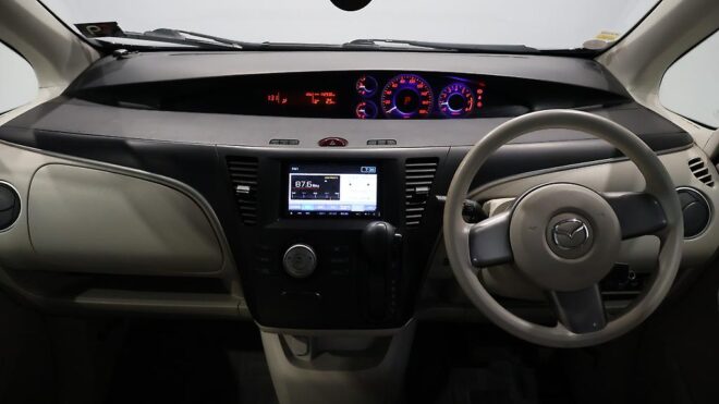 2012 Mazda Biante 20C 8 Seater! image 311493