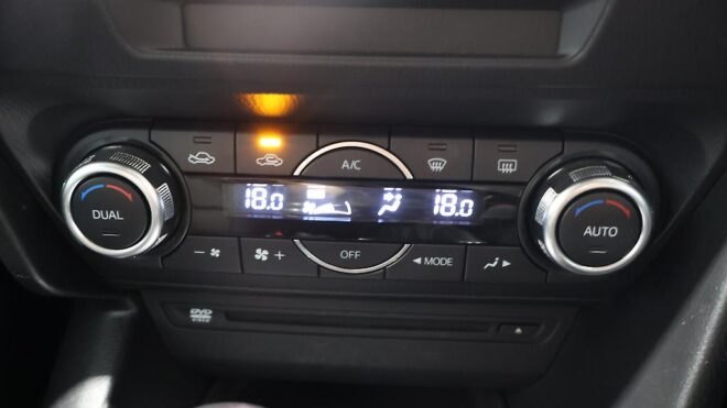 2013 Mazda Axela Sports 20S Touring image 311418