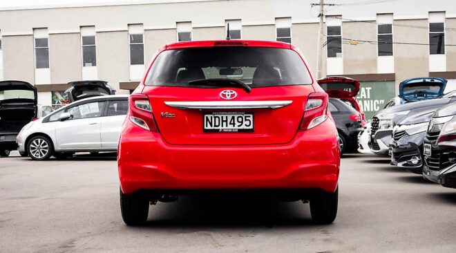 2015 Toyota Vitz F spec, Reverse camera, Push Start image 313088