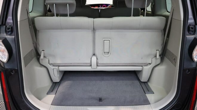 2012 Mazda Biante 20C 8 Seater! image 311487