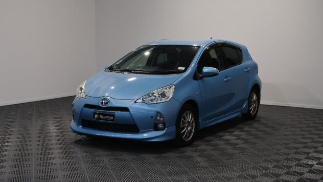 2014 Toyota Aqua G Model – Push Button Start, Reverse Camera image 310280