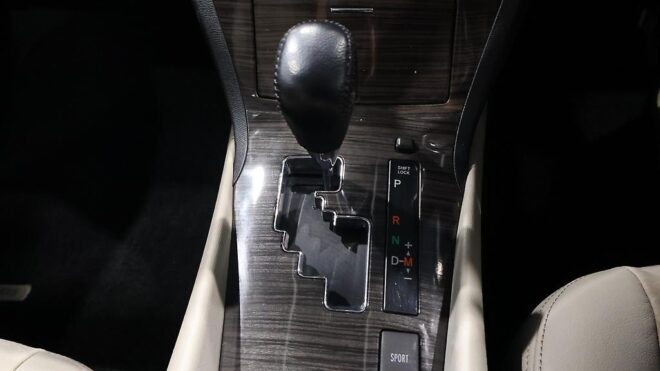 2012 Toyota Avensis Wagon Li image 311829