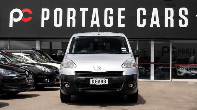 2016 Peugeot Partner 1.6 LWB, 5 SPD Manual, 3 seater NZ NEW image 311237