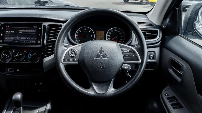 2018 Mitsubishi Triton DC GLXR 5AT 2.4D/5AT 2WD NZ NEW image 311954