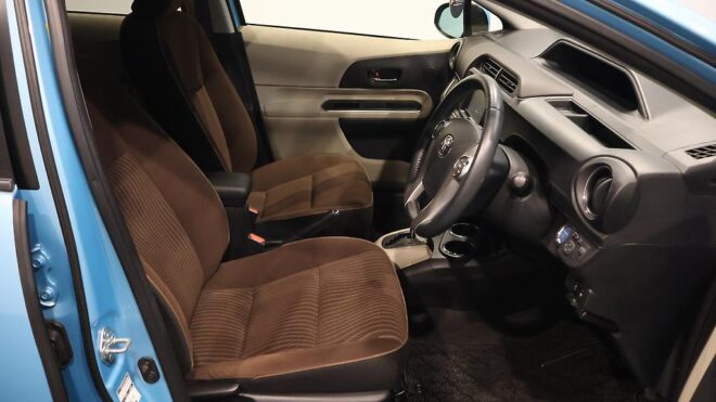 2014 Toyota Aqua G Model – Push Button Start, Reverse Camera image 310285