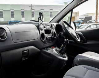 2016 Peugeot Partner 1.6 LWB, 5 SPD Manual, 3 seater NZ NEW image 311253