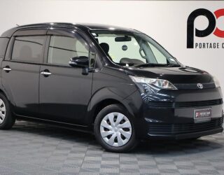 2015 Toyota Spade F Package, Push Start, Reverse Camera, Electric Sliding Door image 310870