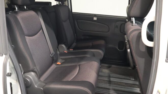 2013 Nissan Serena Highwaystar S-Hybrid image 311469