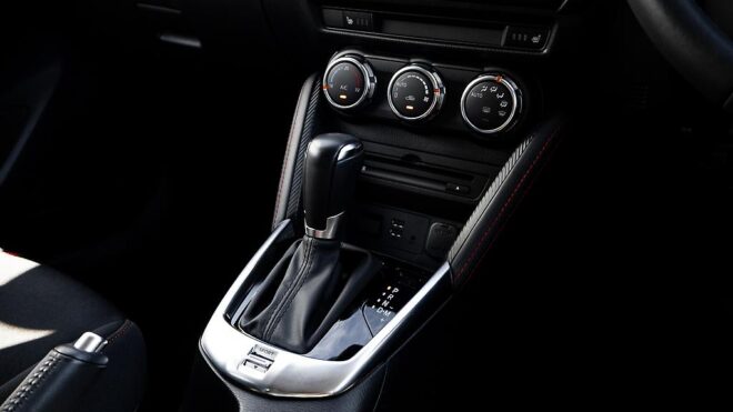 2016 Mazda Demio 13S Touring, Push start, Heated seats image 309647