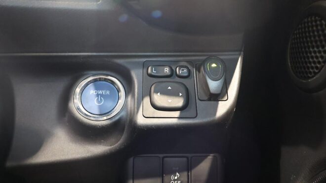 2015 Toyota Aqua S Model, Push Start, Reverse Camera, Super Low KMS image 313715