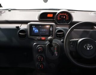 2015 Toyota Spade F Package, Push Start, Reverse Camera, Electric Sliding Door image 310882