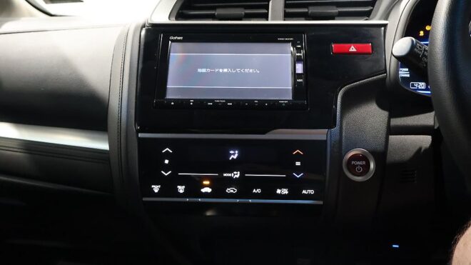 2016 Honda Fit F Package Reverse Camera – Steering Wheel Controls image 312243