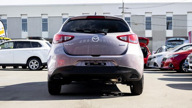 2016 Mazda Demio 13S Touring, Push start, Heated seats image 309635