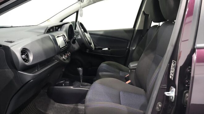 2016 Toyota Vitz 1.3 Push Start, Reverse Camera image 309498