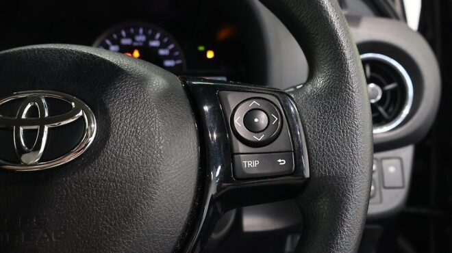 2016 Toyota Vitz 1.3 Push Start, Reverse Camera image 309503