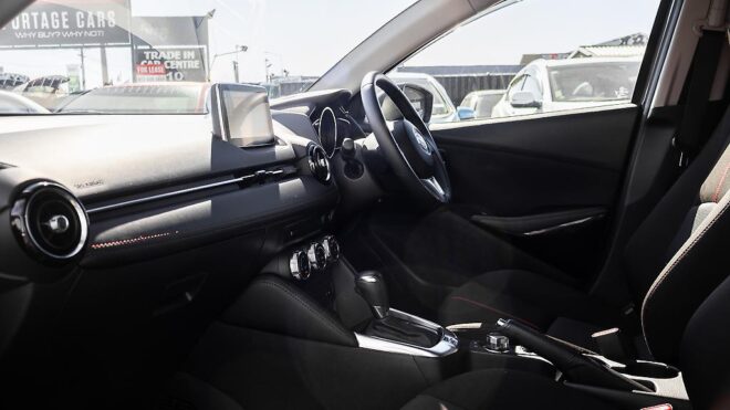 2016 Mazda Demio 13S Touring, Push start, Heated seats image 309649