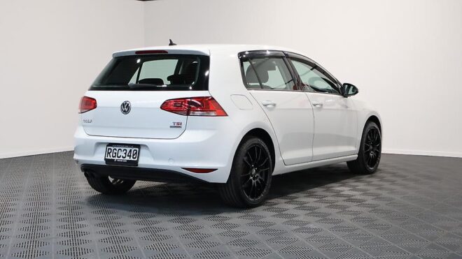 2014 Volkswagen Golf 1.4L TSI Highline OZ Racing Wheels image 311877