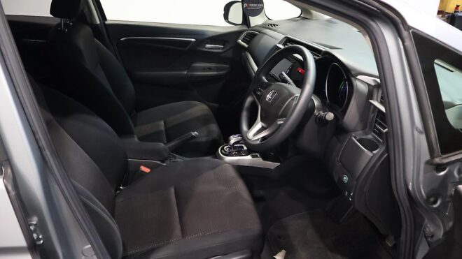 2016 Honda Fit F Package Reverse Camera – Steering Wheel Controls image 312236