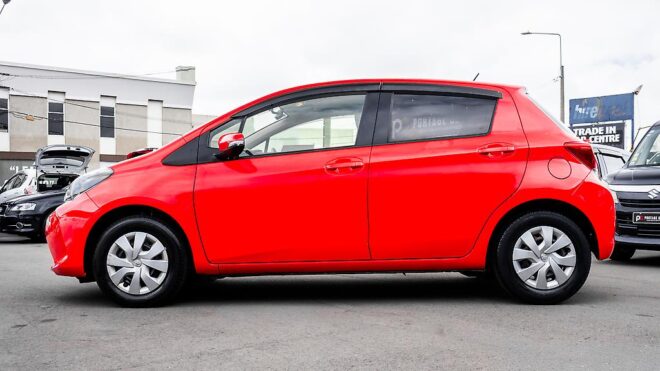 2015 Toyota Vitz F spec, Reverse camera, Push Start image 313087