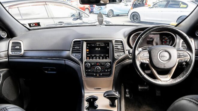 2015 Jeep Grand Cherokee LIMITED 3.6P 4WD 8A/SW NZ NEW image 310754