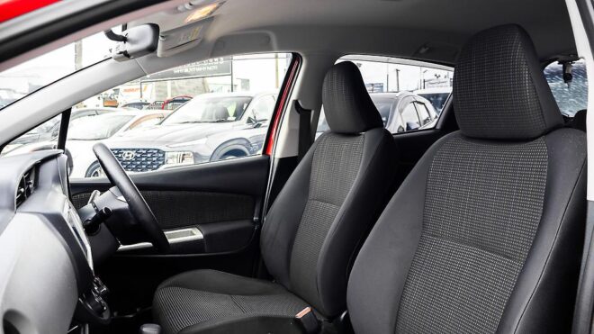 2015 Toyota Vitz F spec, Reverse camera, Push Start image 313101