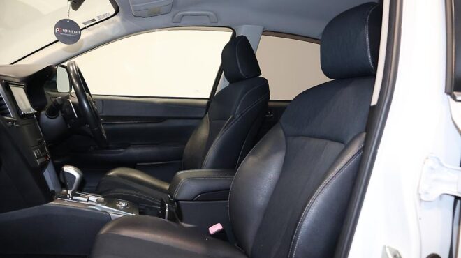 2010 Subaru Legacy 2.5 GT Sedan image 313205