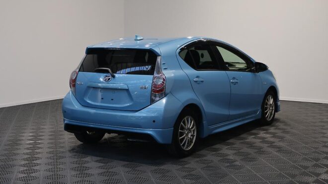 2014 Toyota Aqua G Model – Push Button Start, Reverse Camera image 310282