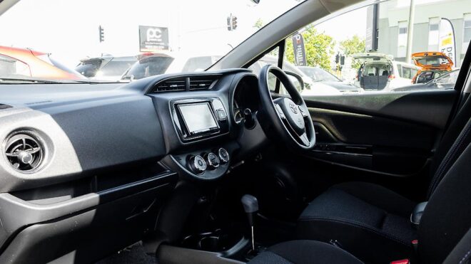 2015 Toyota Vitz F model, Push start image 316889