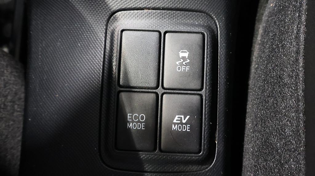 2015 Toyota Aqua X- Urban image 315294