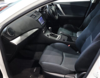 2011 Mazda Axela 20S – Black Wheels image 316815