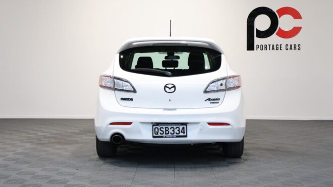 2011 Mazda Axela 20S – Black Wheels image 316814