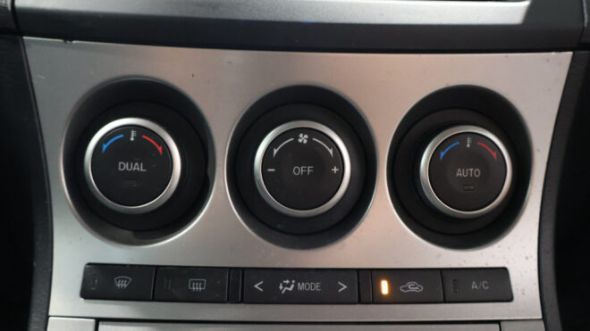 2011 Mazda Axela 20S – Black Wheels image 316820