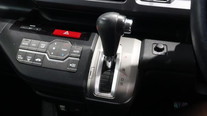 2012 Honda Step Wagon Z Edition image 317310