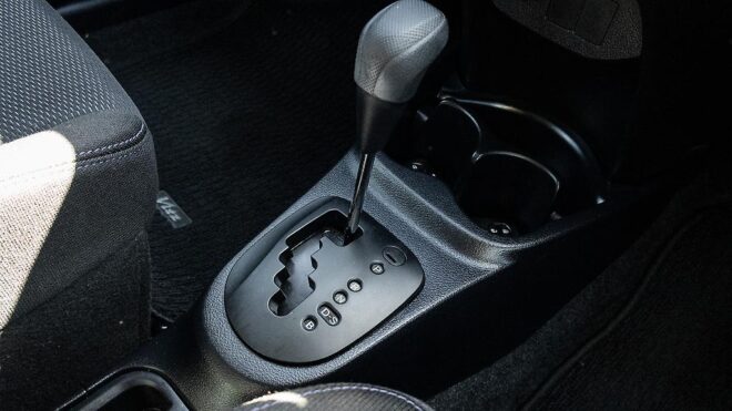 2015 Toyota Vitz F model, Push start image 316885