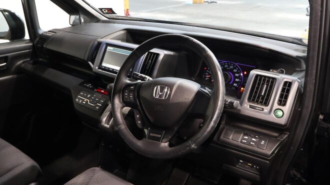 2012 Honda Step Wagon Z Edition image 317303