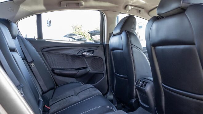 2013 Holden Commodore VF SV6 SDN AT NZ NEW image 314742